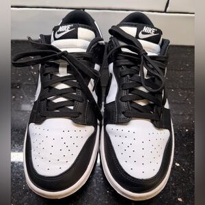 Nike Unisex Classic Black and White Sneakers